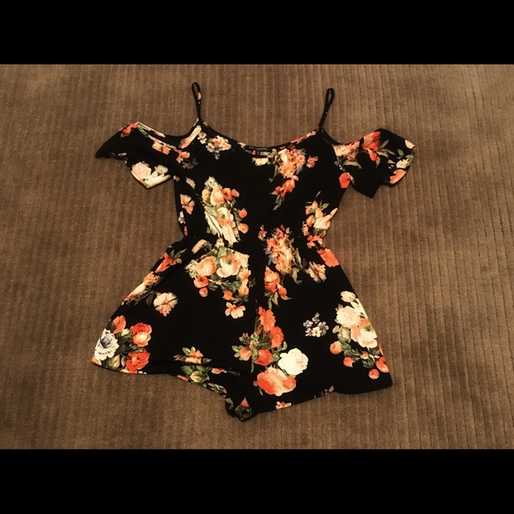 One❤️Clothing Other - One❤️Clothing Los Angeles Black Romper